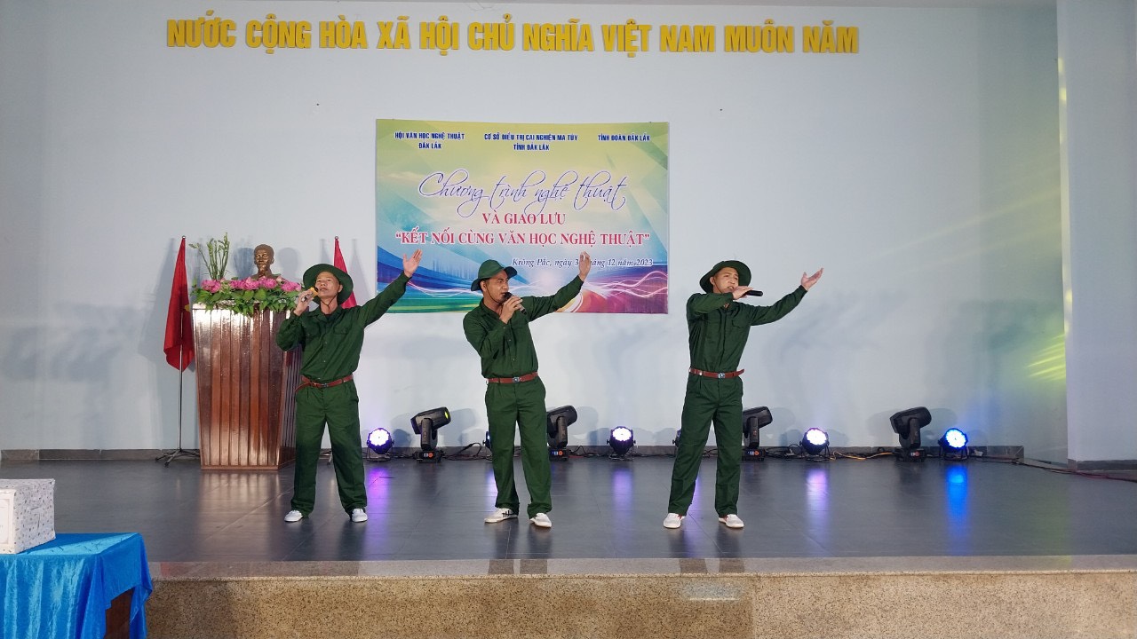 Chương trình nghệ thuật và giao lưu “Kết nối cùng văn học nghệ thuật”